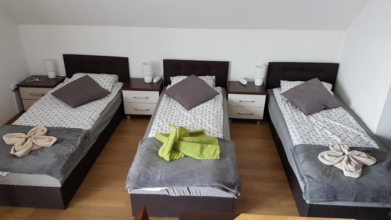 E&S_ Apartament Милич Экстерьер фото